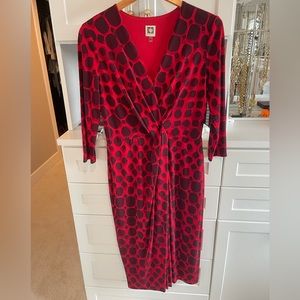 Anne Klein midi vneck lined dress with size zip. Size 8